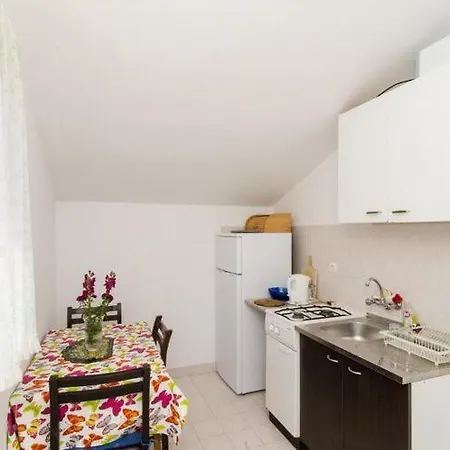 Sutvid With One Bedroom דירה *