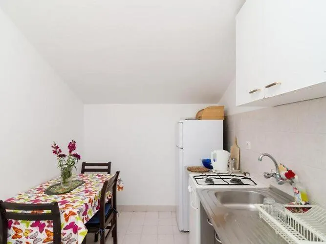 Sutvid With One Bedroom