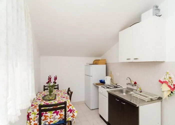 Sutvid With One Bedroom דירה *