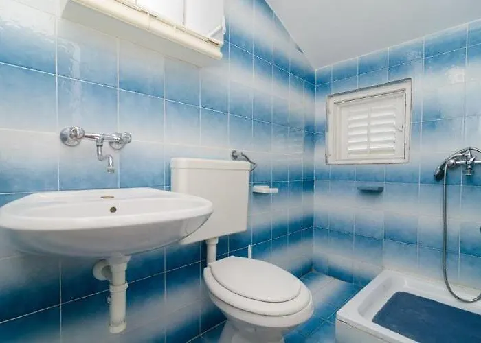 Sutvid With One Bedroom *